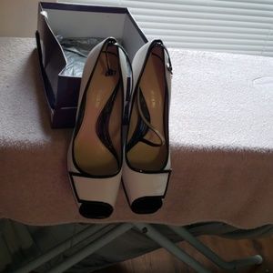 EUC barely worn....Peep toe shoes